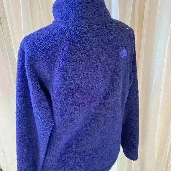 Cozy THE NORTH FACE Jacket - Gorgeous vibrant Purple Color - Picture 7 of 12